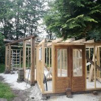 Hout buitengebouw Peize